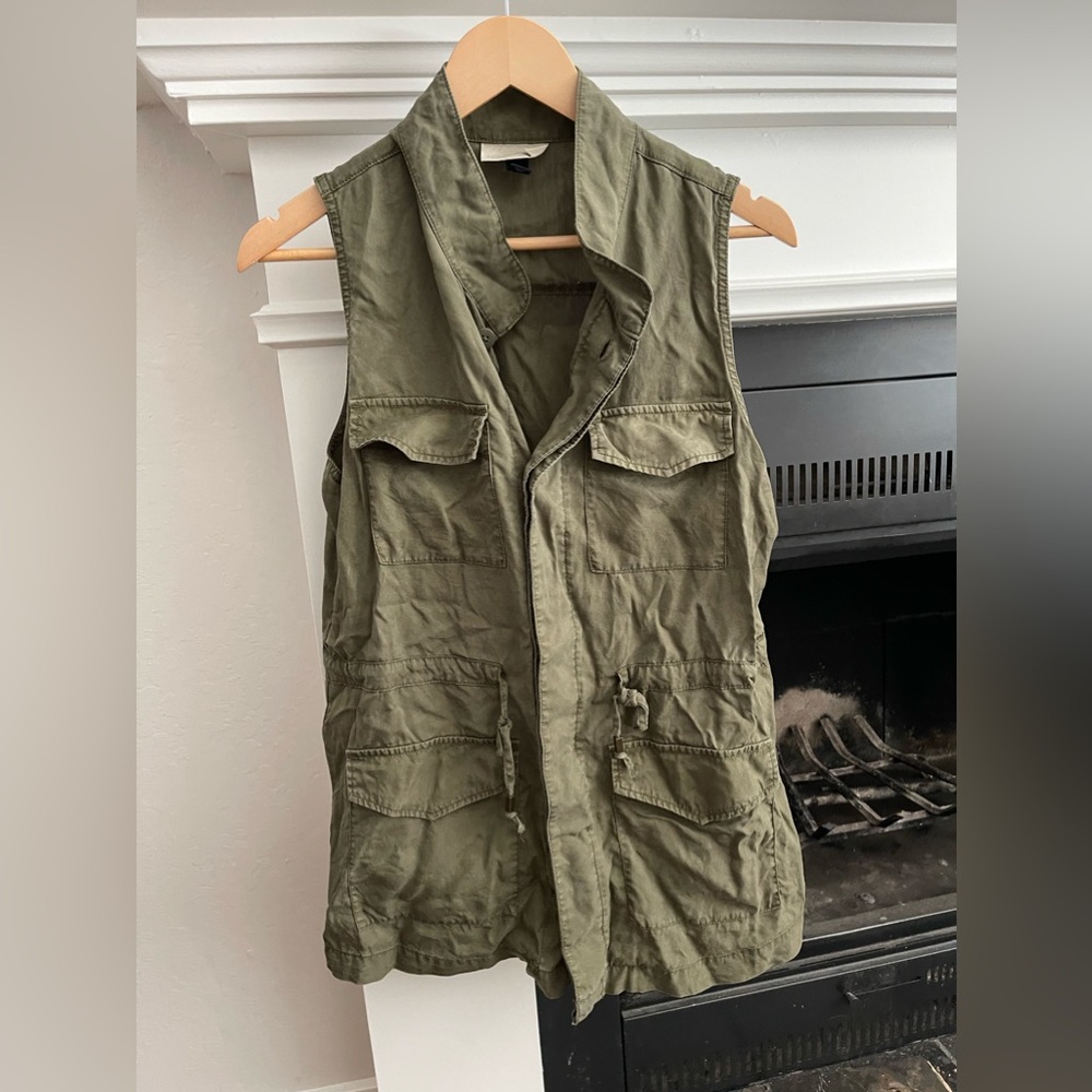 Universal Thread Green Vest